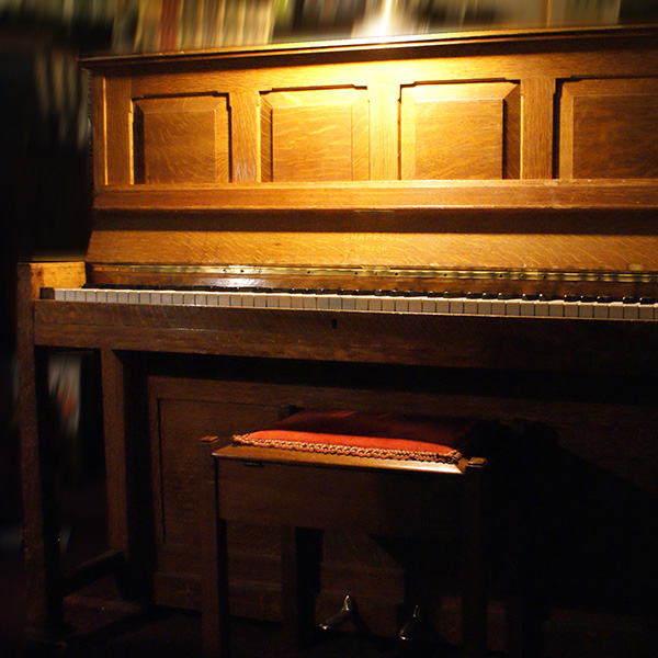 CHAPPELL Arts & Crafts piano oak 